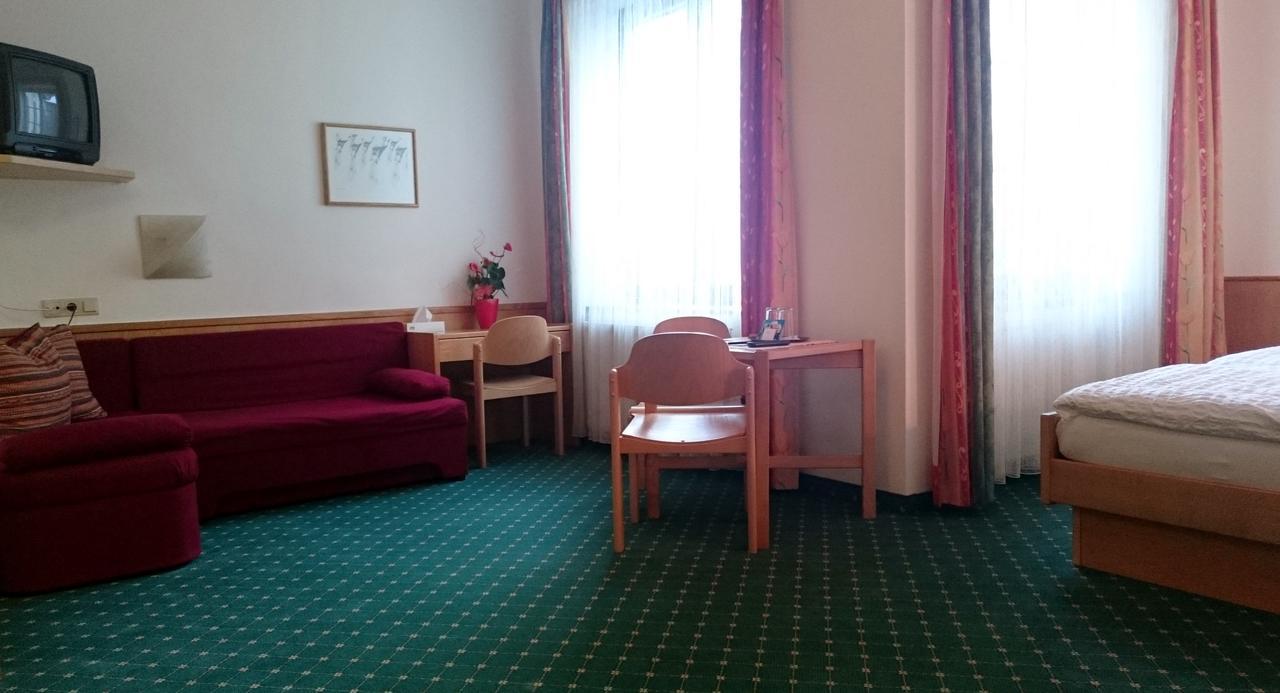 Hotel Zum Goldenen Hirschen 伊布斯河畔的戈斯特林 外观 照片